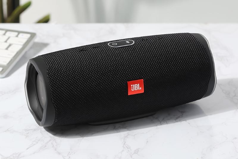 Loa JBL nhỏ gọn, tiện lợi dễ mang đi