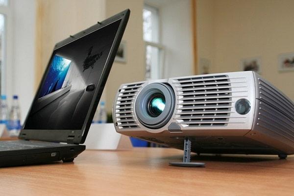 Kết nối máy tính với máy chiếu thông qua thiết bị không dây