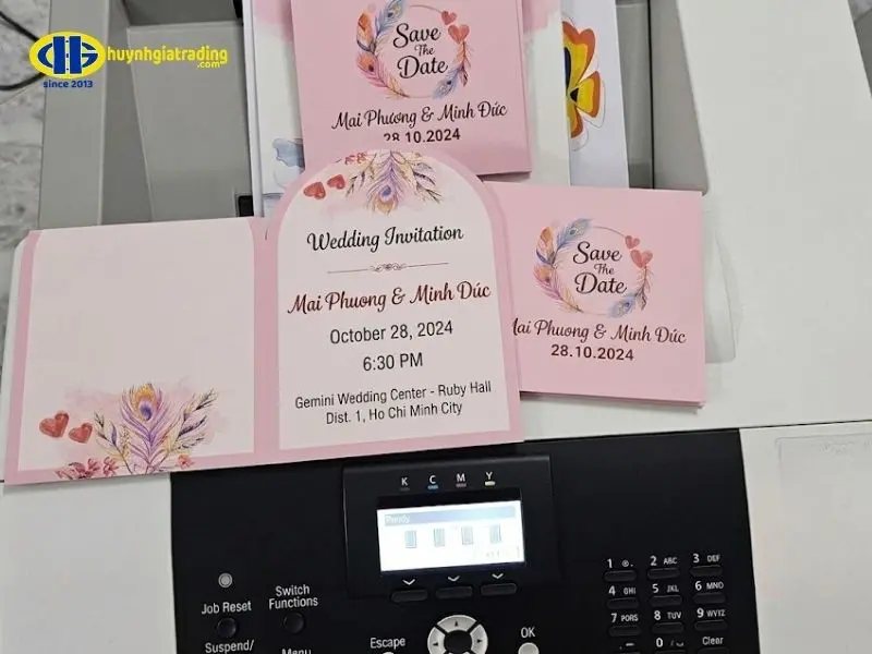 Kinh nghiệm chọn máy in thiệp cưới phù hợp công suất xưởng