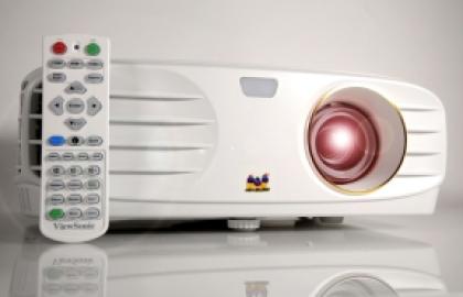 Sự thật về câu chuyện máy chiếu độ phân giản 4K giá rẻ trên các sàn TMDT