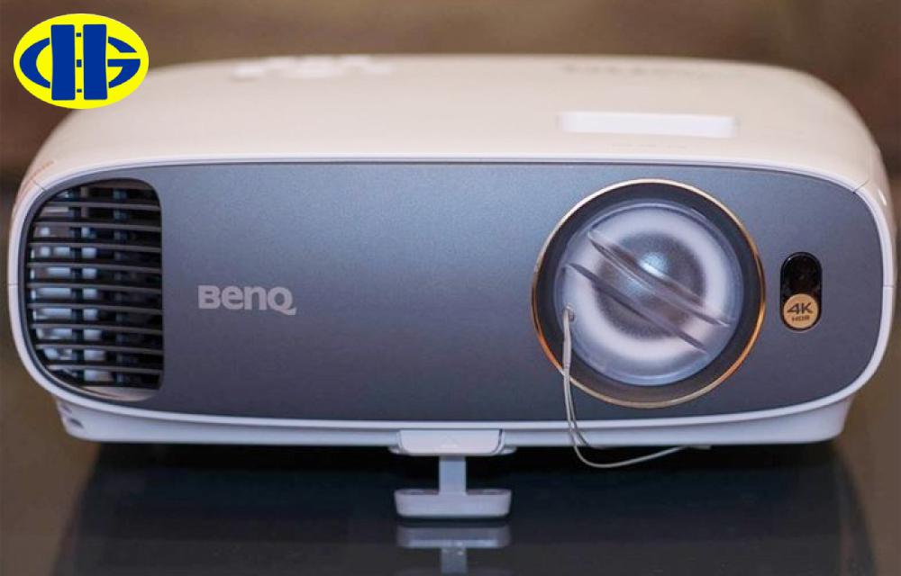 Máy chiếu BenQ W1700