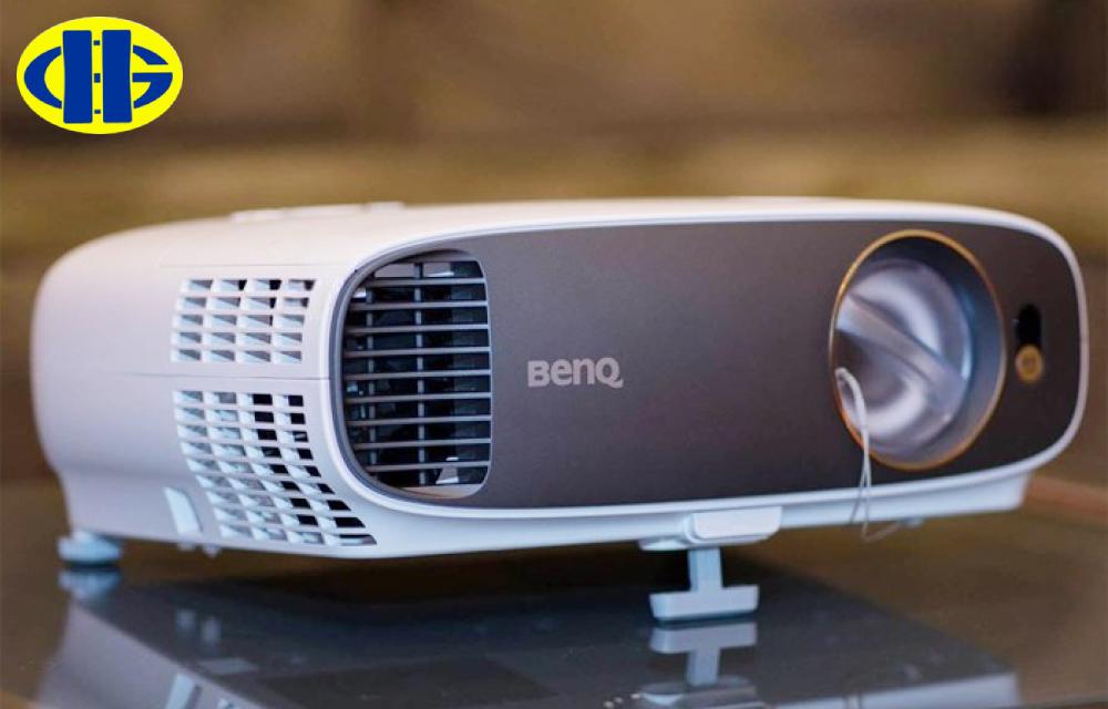 Máy chiếu BenQ W1700